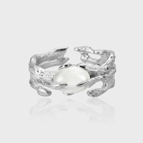 Load image into Gallery viewer, Ventfille Irregular White Agate Ring
