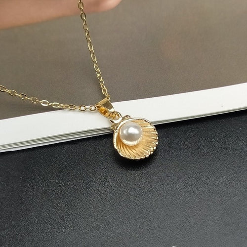 Load image into Gallery viewer, Shell Pearl Pendant
