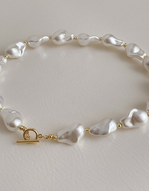 Load image into Gallery viewer, Baroque Pearl Buckle Necklace
