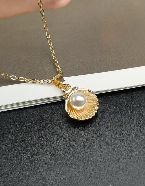 Load image into Gallery viewer, Shell Pearl Pendant
