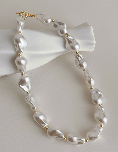 Load image into Gallery viewer, Baroque Pearl Buckle Necklace
