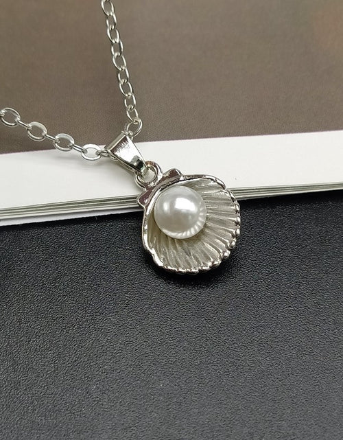 Load image into Gallery viewer, Shell Pearl Pendant
