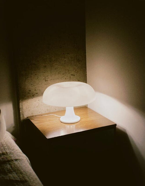 Load image into Gallery viewer, Retro Mushroom Table Lamp
