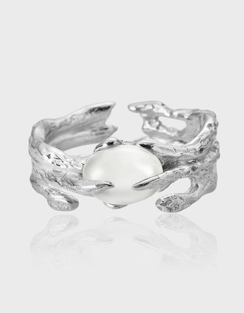 Load image into Gallery viewer, Ventfille Irregular White Agate Ring
