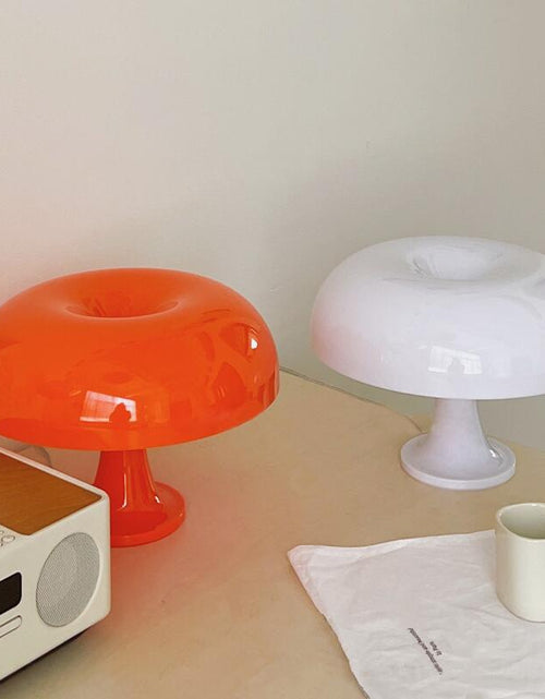 Load image into Gallery viewer, Retro Mushroom Table Lamp
