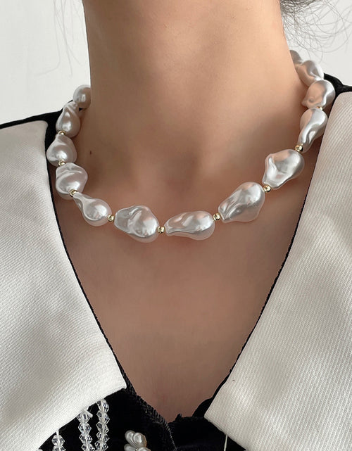 Load image into Gallery viewer, Baroque Pearl Buckle Necklace
