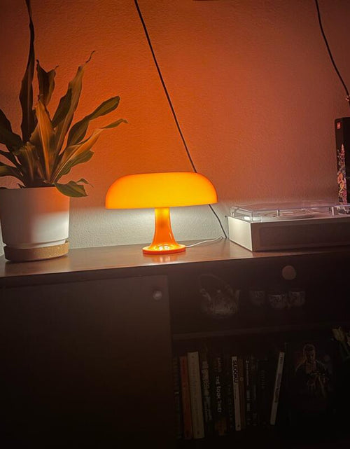 Load image into Gallery viewer, Retro Mushroom Table Lamp
