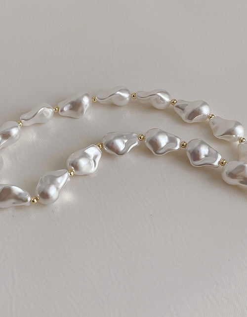 Load image into Gallery viewer, Baroque Pearl Buckle Necklace
