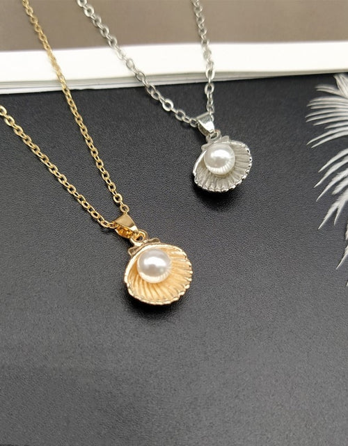 Load image into Gallery viewer, Shell Pearl Pendant
